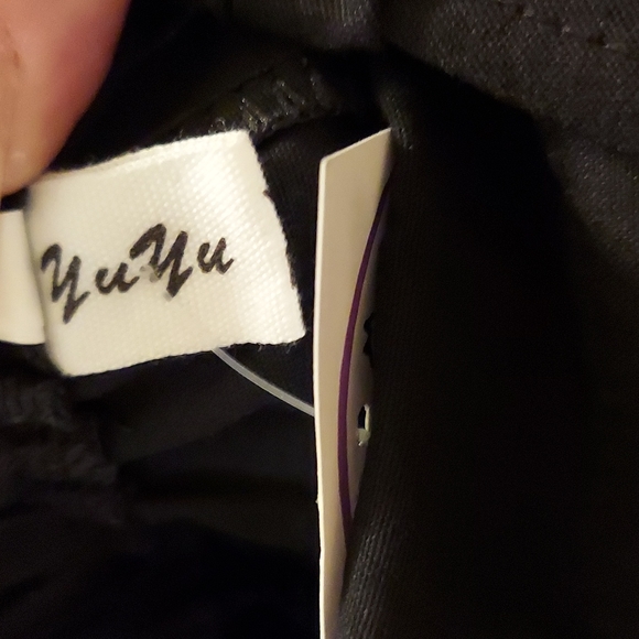 Women's yuyu romper - Picture 9 of 10